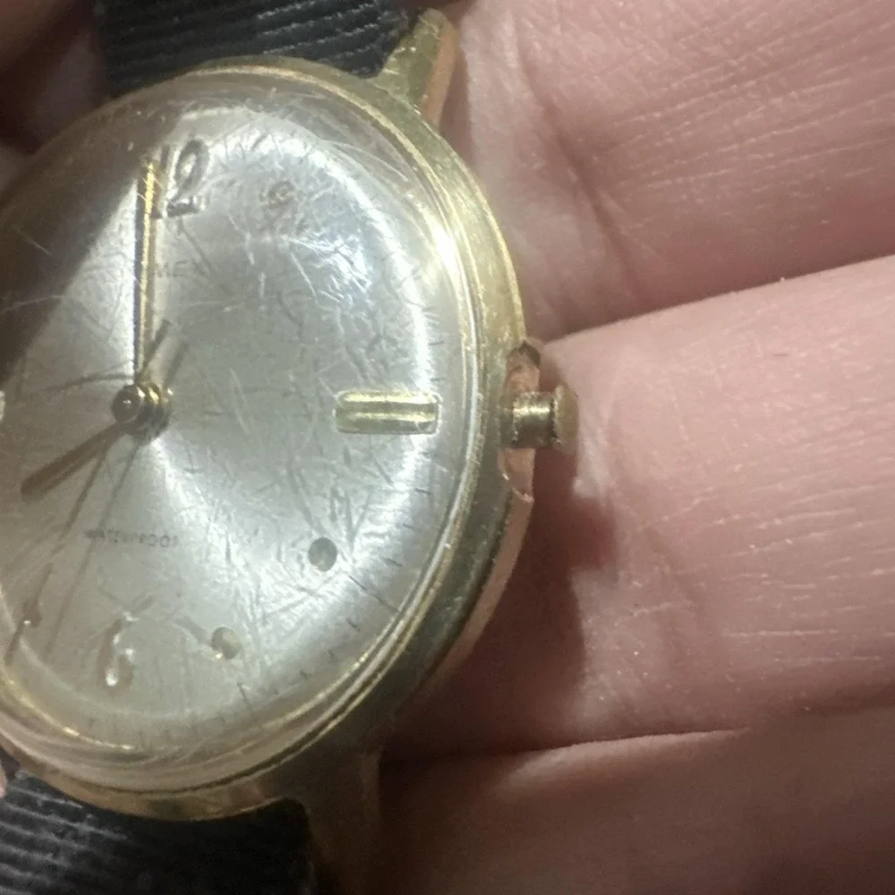 Working Vintage Timex‎ Waterproof Vintage Gold Tone Mens Watch 33mm - Fix Crown